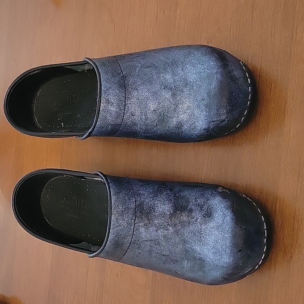 Sanita blue clogs 39